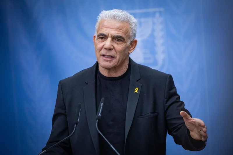 یائیر لاپید: نتانیاهو به دنبال بازگرداندن اسرا و پایان جنگ نیست