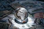 اقتصادِ جهان زیرِ ضرباتِ چهار شوکِ بزرگ