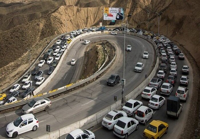 ترافیک نیمه‌سنگین در جاده چالوس و هراز؛ آخرین وضعیت راه‌های شمال