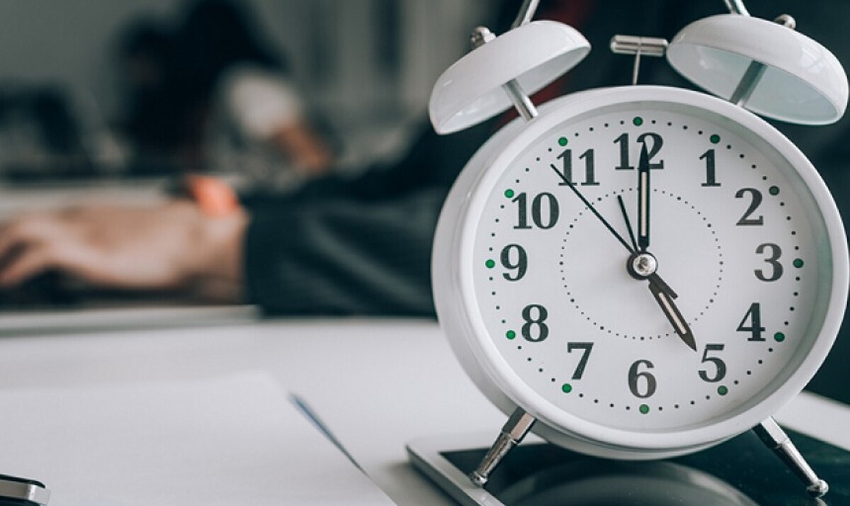 مجلس در آستانه بررسی فوری لایحه تغییر ساعت رسمی کشور