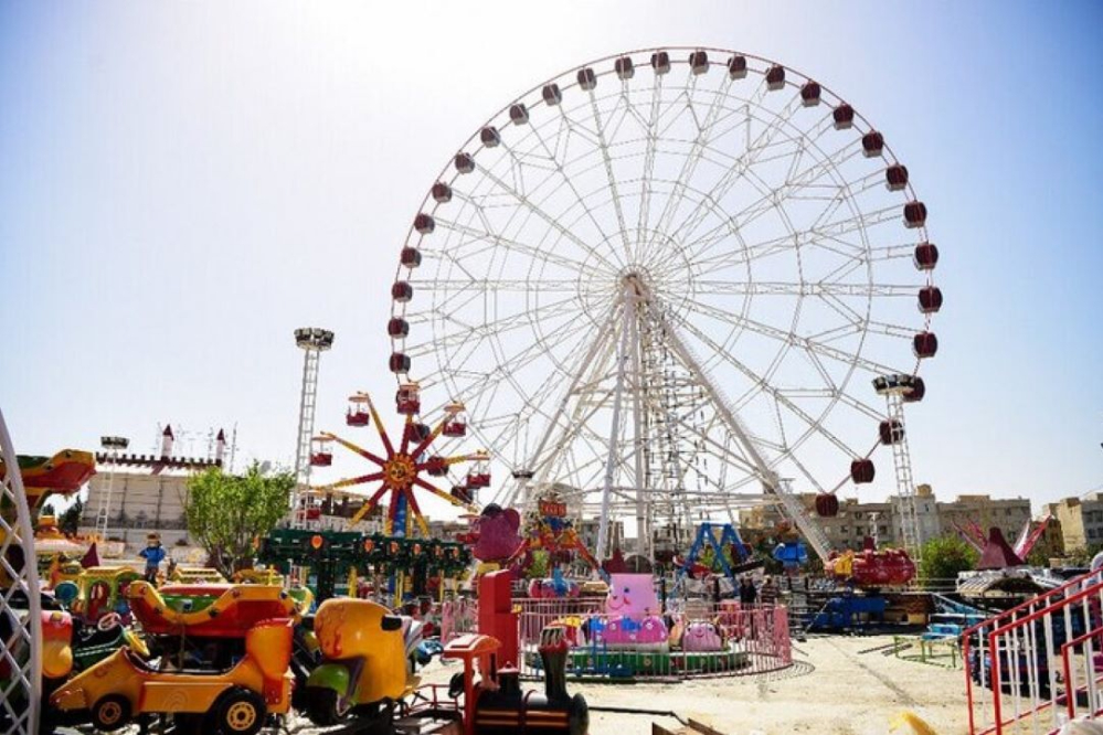 حادثه در شهربازی کرمان؛ ۱۲ نفر در سانحه قطار زمینی مصدوم شدند