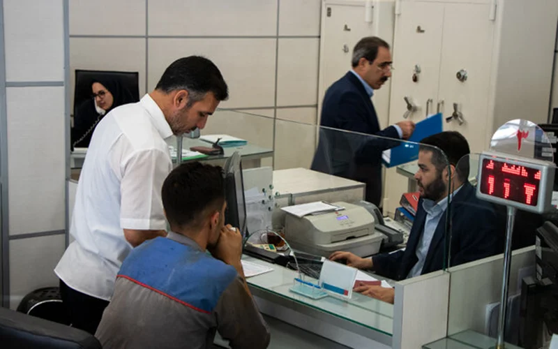 چند درصد از سپردههای بانکی کشور در تهران است؟