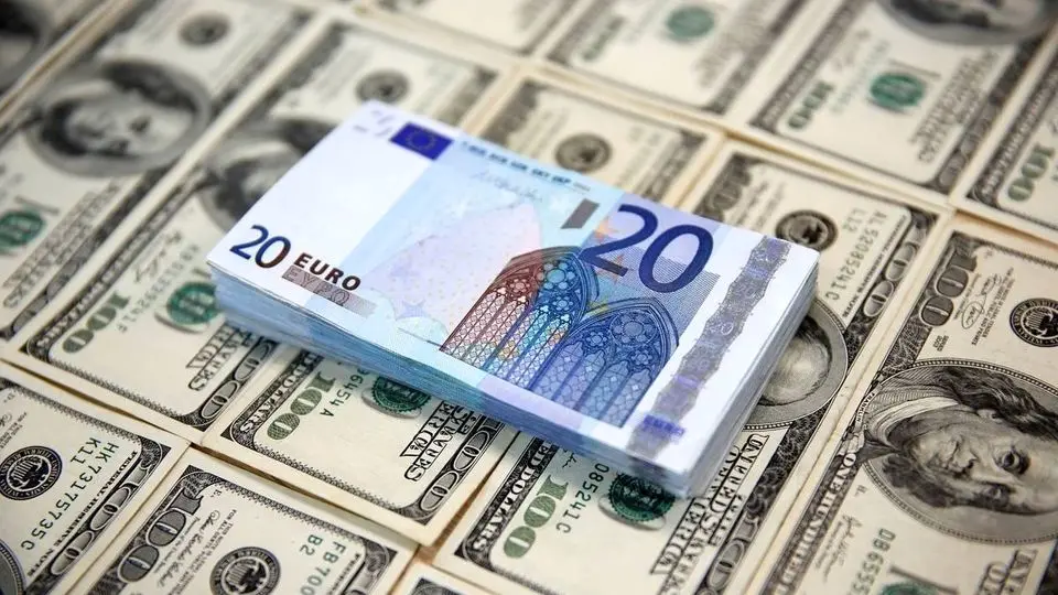 دلار و یورو امروز جمعه ۳ مرداد ۱۴۰۴؛ نوسانات قیمتی در بازار ارز