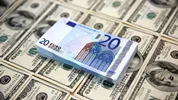 دلار و یورو امروز جمعه ۳ مرداد ۱۴۰۴؛ نوسانات قیمتی در بازار ارز