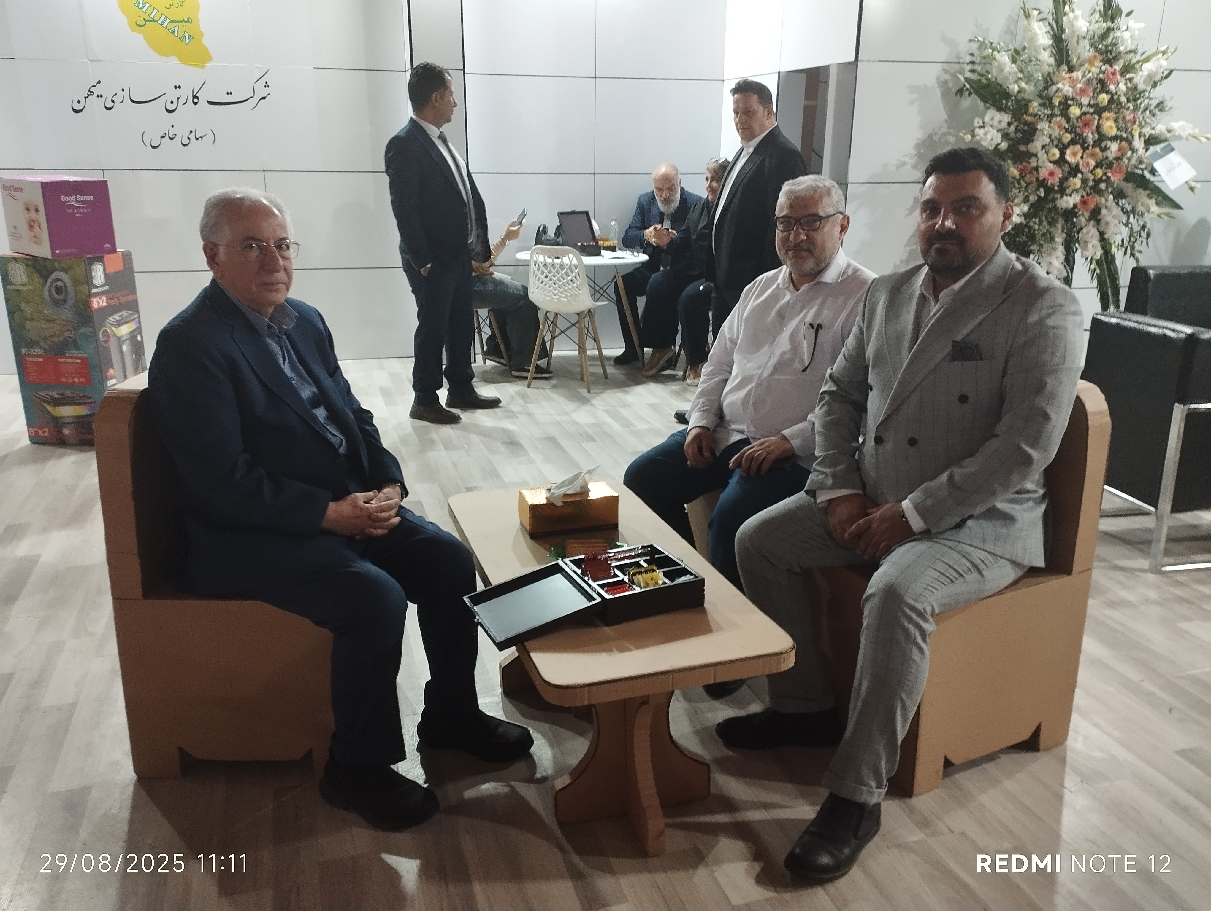 گفت‌وگوی آسیا با دکتر علیقلی حسنی اعظمی، مدیرعامل کارتن‌سازی «میهن» و رئیس انجمن کارتن ـ ورق کشور: باید برای تولیدات داخلی ارزش بیشتری قائل شویم