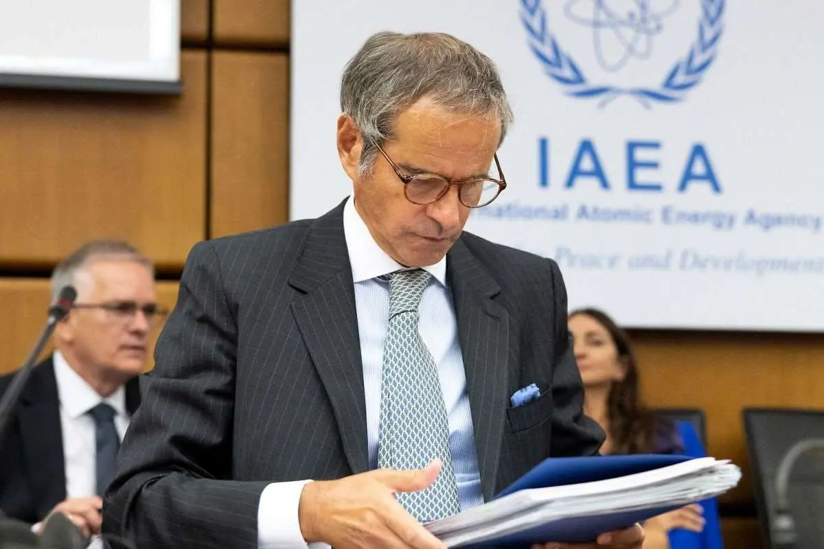 گروسی: ایران تعلیق توافق قاهره را اعلام نکرده؛ پیش‌بینی بازگشت تحریم‌ها