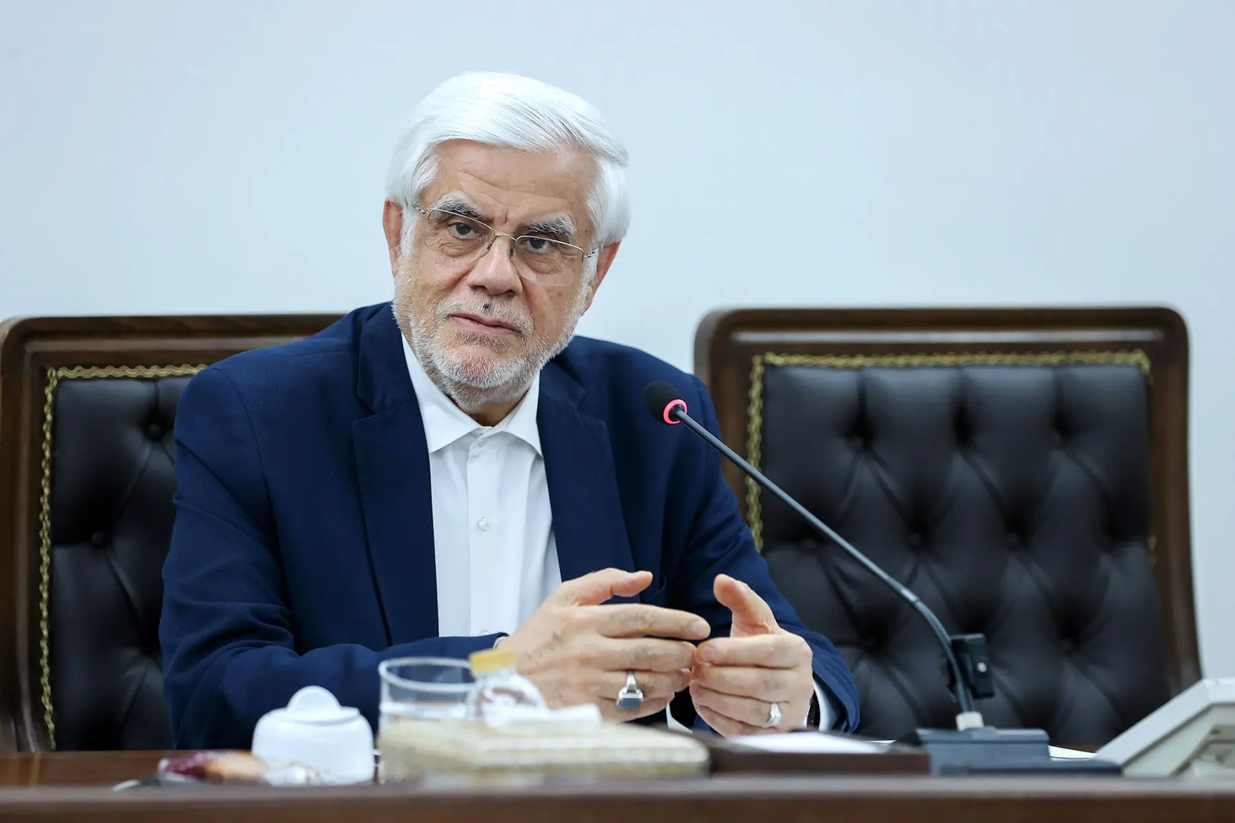 هشدار عارف به وزرا و مدیران دستگاه‌های اجرایی:  اختلافات را به صحن دولت بیاورید، نه افکار عمومی