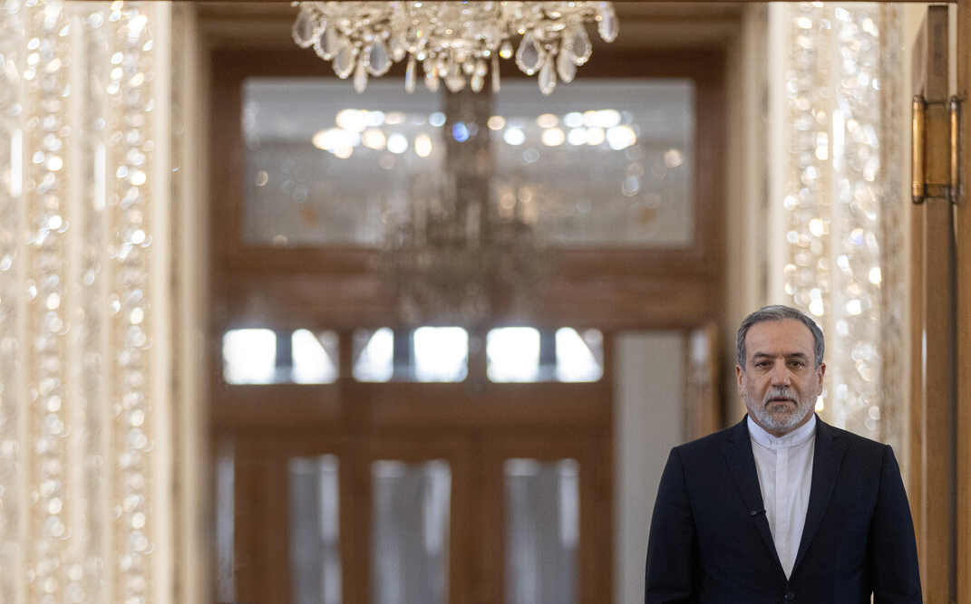 سیدعباس عراقچی، وزیر امور خارجه در نشست خبری مطرح کرد: ایران از حقوق خود کوتاه نخواهد آمد