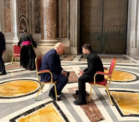 گفت‌وگوی ترامپ و زلنسکی پیش از مراسم وداع با پاپ فرانسیس