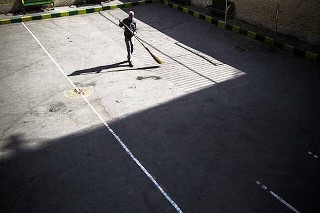 منادی: حقوق سرایداران مدارس از اردیبهشت‌ماه ۵ میلیون تومان افزایش می‌یابد