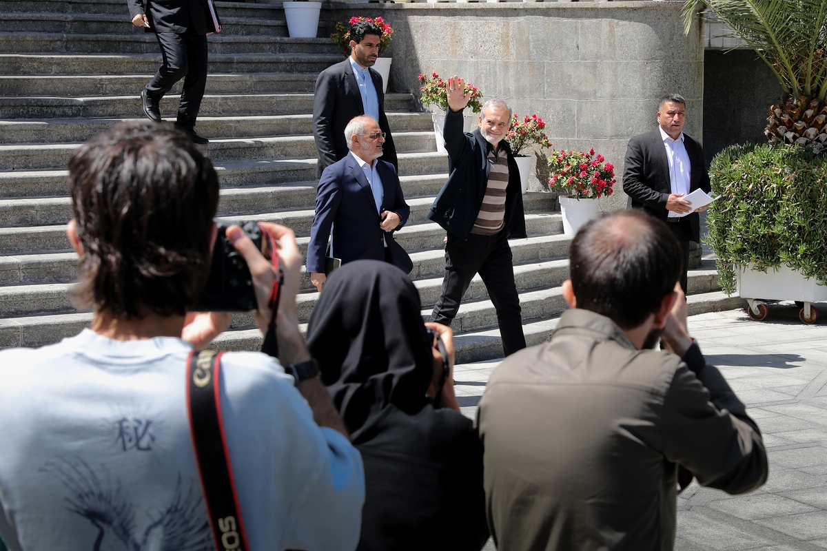 پس از اصفهان و شیراز؛ پیامک‌های حجاب به تهران رسید