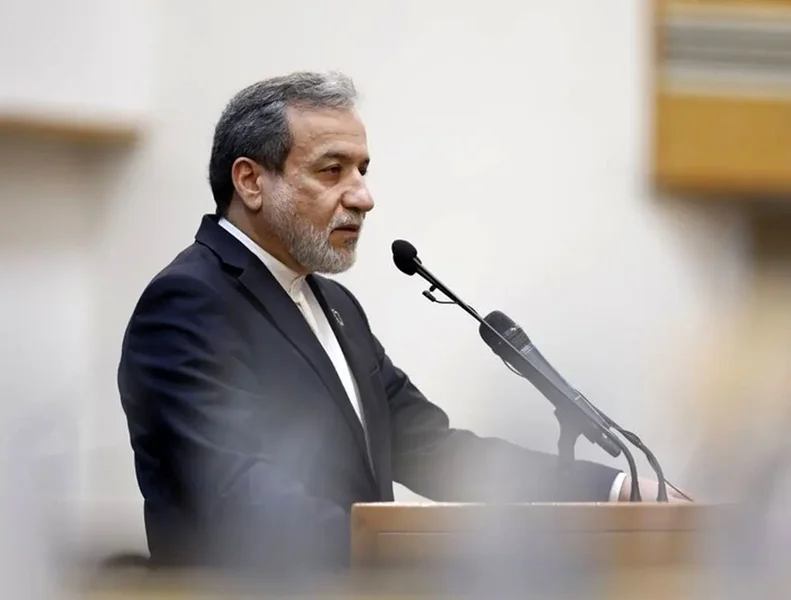 گفتوگوی تلفنی عراقچی و همتای سعودی درباره تحولات منطقه و مذاکرات ایران و اروپا