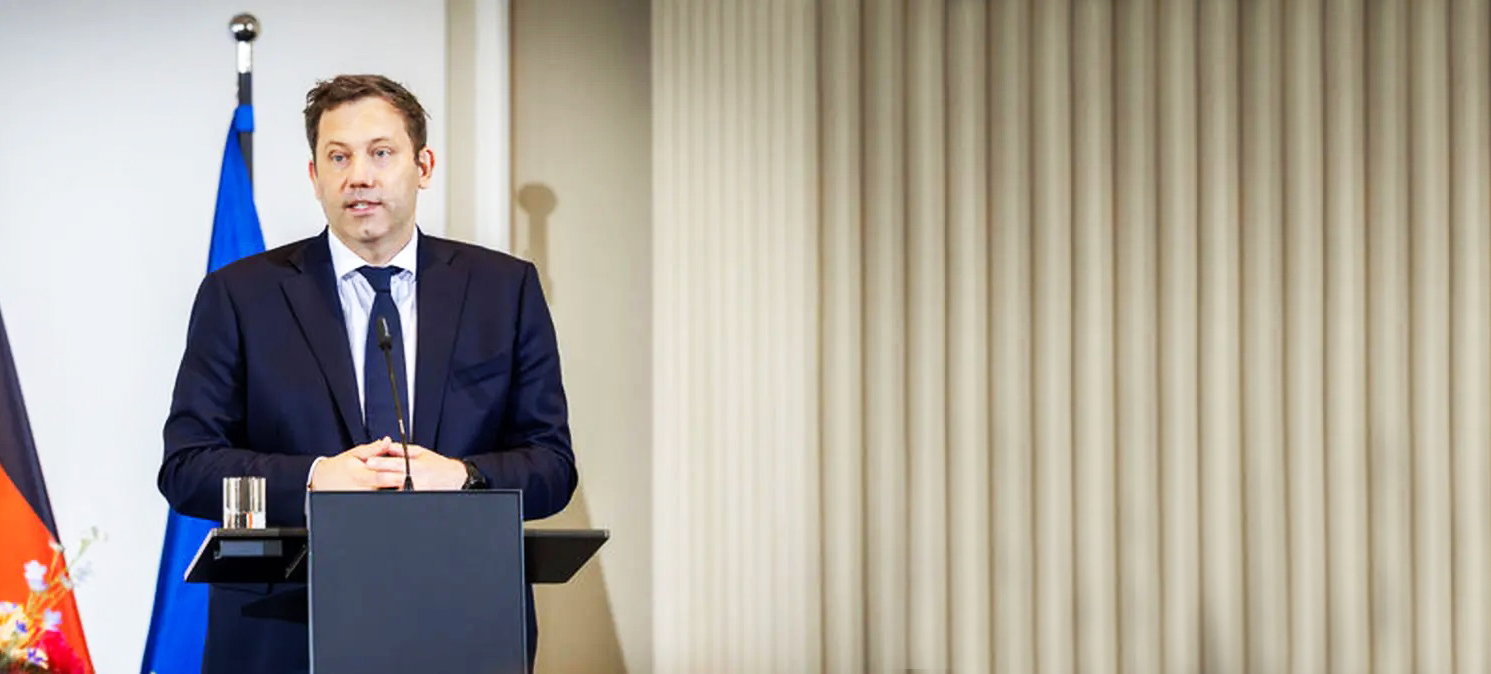 معاون صدراعظم آلمان در واکنش به طرح الحاق گرینلند: دونالد ترامپ، از خط قرمز عبور کرده است