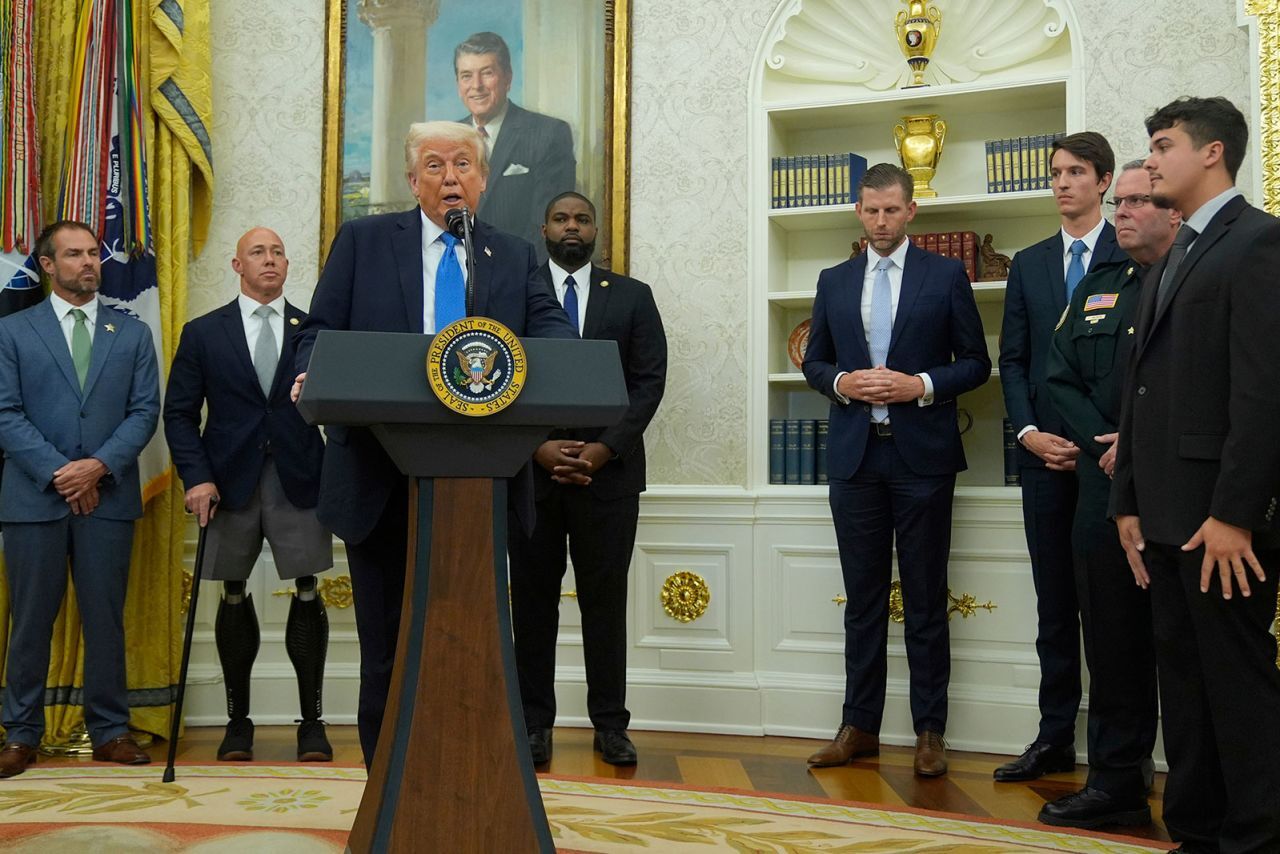 ترامپ پس از گفت‌وگوی دو ساعته با پوتین: تحریم‌های جدید علیه روسیه اعمال نمی‌کنم