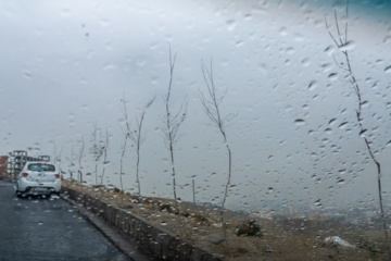 فیلم| بارندگی‌های سیل‌آسا در محور بندرعباس به کرمان