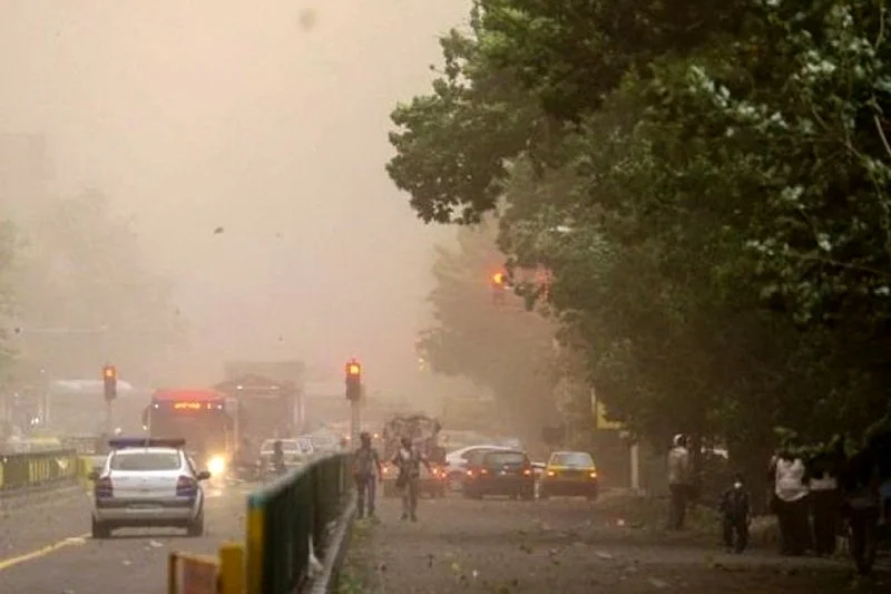 تغییر ناگهانی جو تهران؛ بارش شدید پس از ورود طوفان تندری