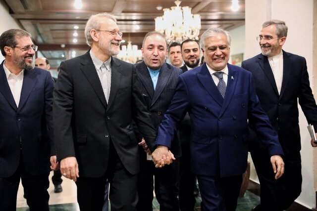 تأکید لاریجانی بر رفع موانع اقتصادی و افزایش مبادلات با پاکستان