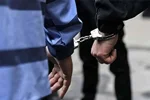کشف سلاح و لباس پلیس در مخفیگاه ۳ باند اخاذی در پایتخت