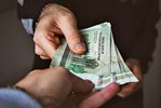 دلیل تأخیر در پرداخت عیدی بازنشستگان تأمین اجتماعی چیست؟