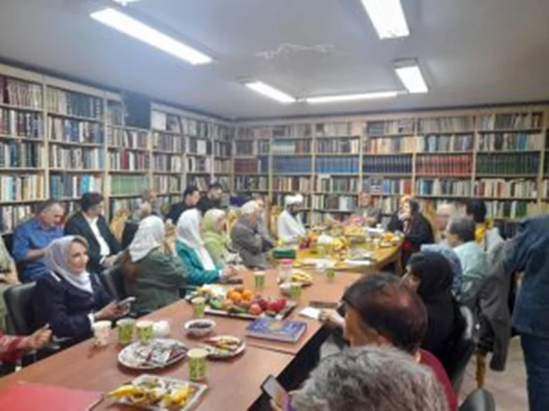 ساعتی در محفل ادیبان و فرهنگدوستان