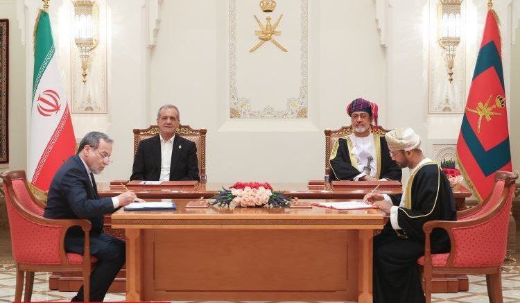 سفر رسمی پزشکیان به عمان با امضای ۱۸ سند همکاری همراه شد