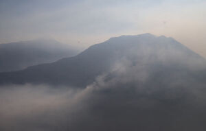 آتش‌سوزی جنگل الیت پس از یک هفته به‌طور کامل مهار شد