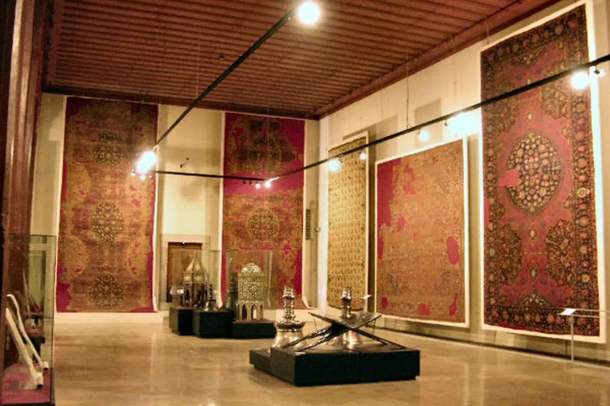 دادستان ماهان: بازداشت سه نفر در پرونده سرقت نسخه‌های خطی موزه شاه نعمت‌الله ولی