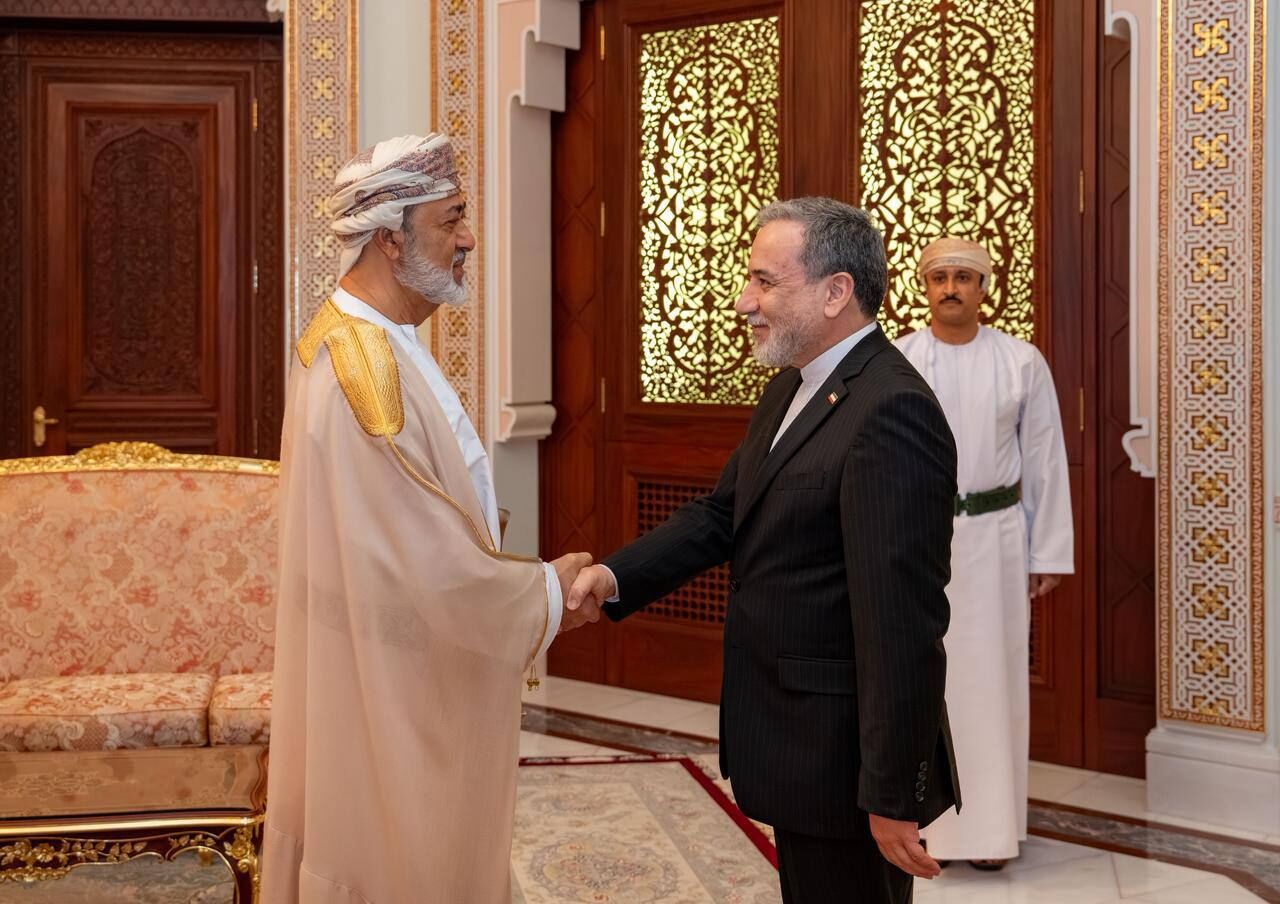دیدار سید عباس عراقچی با سلطان عمان