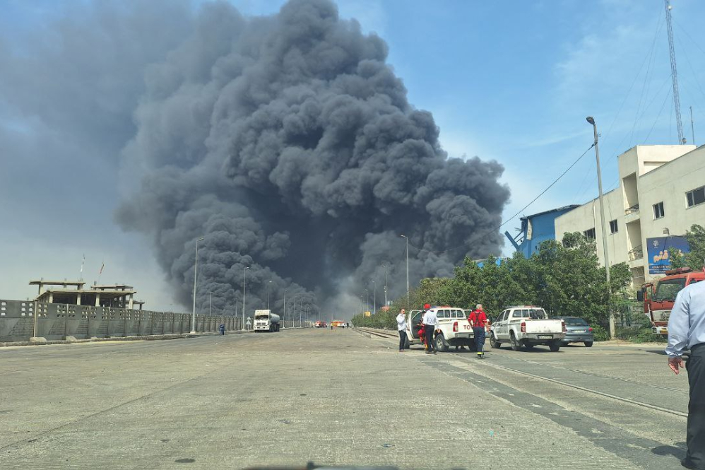 فیلم هوایی از مرکز حادثه در بندر شهید رجایی