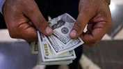 افزایش قیمت دلار در مرکز مبادله؛ حواله دلار به ۱۵۶ هزار و ۷۷ تومان رسید