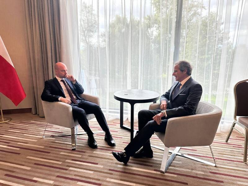 دیدار گروسی با وزیر خارجه فرانسه پس از فعال‌سازی مکانیسم ماشه