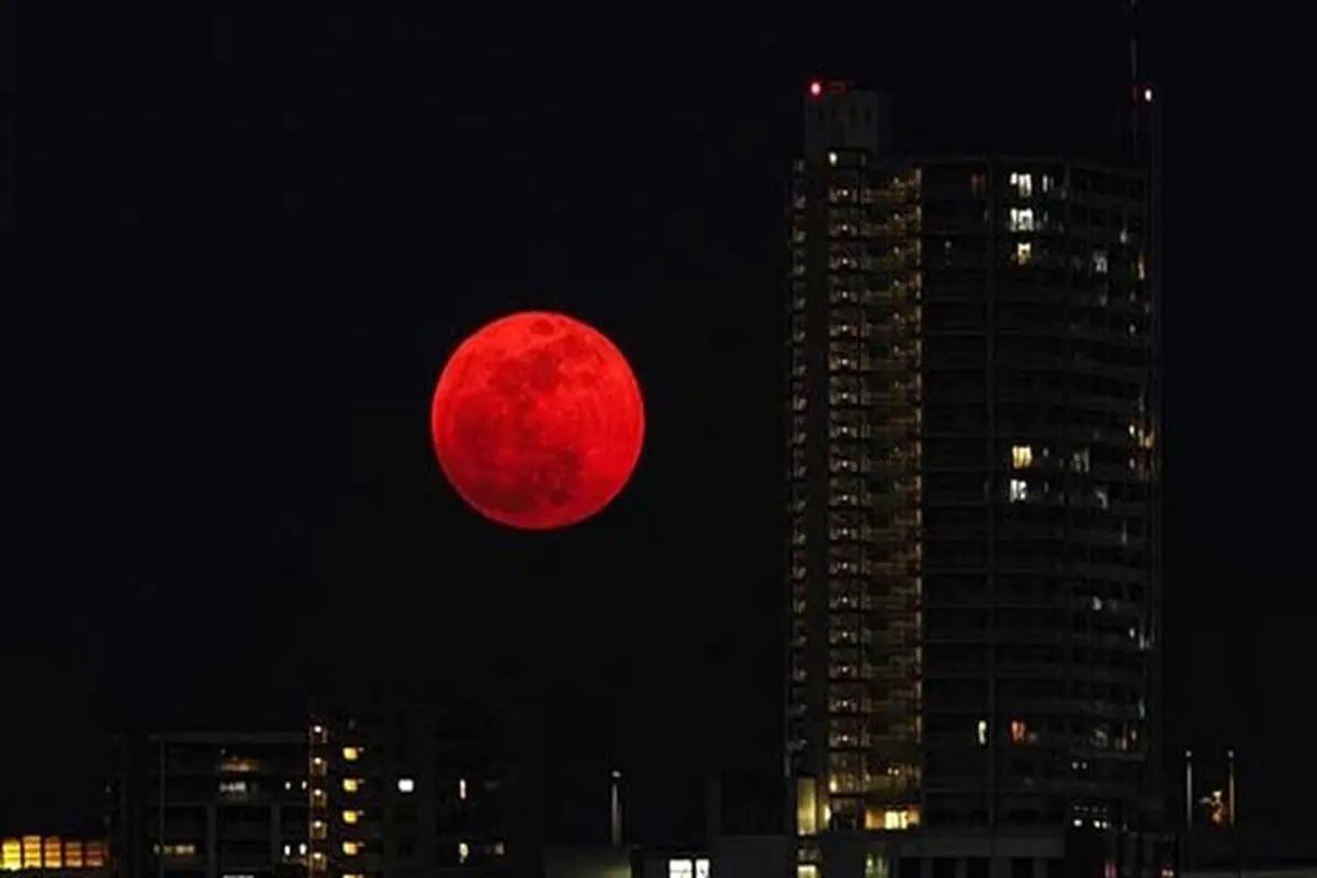 ماه خونین امشب؛ آسمان ایران میزبان یکی از مهم‌ترین خسوف‌های سال‌های اخیر