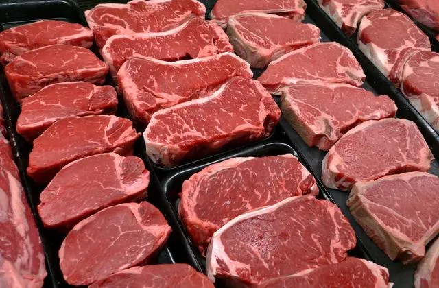 واردات گوشت قرمز منجمد از پرداخت عوارض گمرکی معاف شد