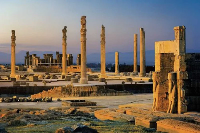 سفرای چندین کشور و نمایندگان سازمان یونسکو برای حضور در کنسرت ارکستر فیلارمونیک ارمنستان وارد شیراز شدند