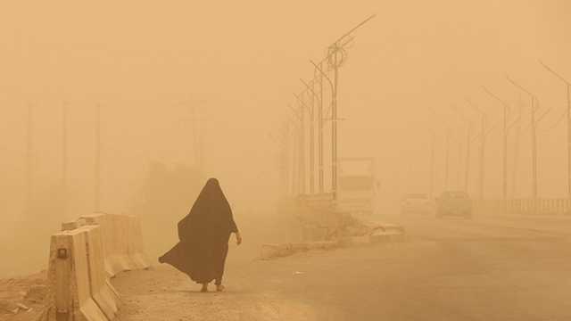 گرد و غبار در خوزستان؛ مردم برای حفظ سلامتی در خانه بمانند