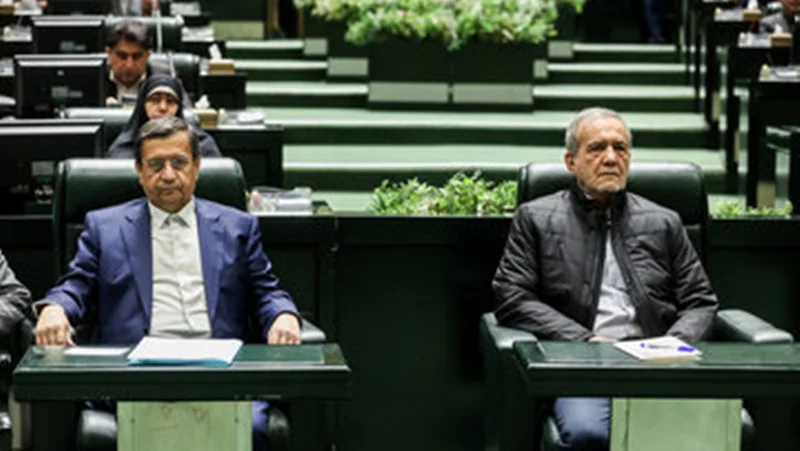 همتی در جلسه استیضاح: قیمت ارز واقعی نیست