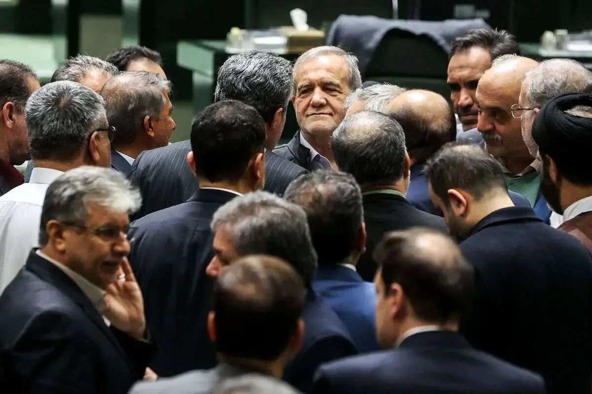 رئیس‌جمهور خطاب به نمایندگان مجلس: عامل تورم ما هستیم؛ دولت و مجلس است