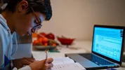 زنگ آموزش مجازی در سال ۱۴۰۵ به‌صدا درآمد