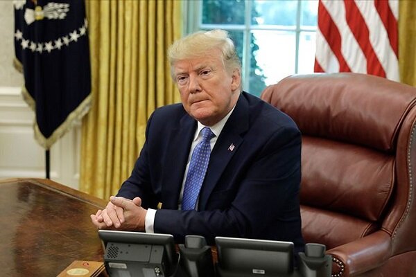 ترامپ: سوزاندن پرچم آمریکا جرم است؛ یک سال حبس در انتظار مجرمان