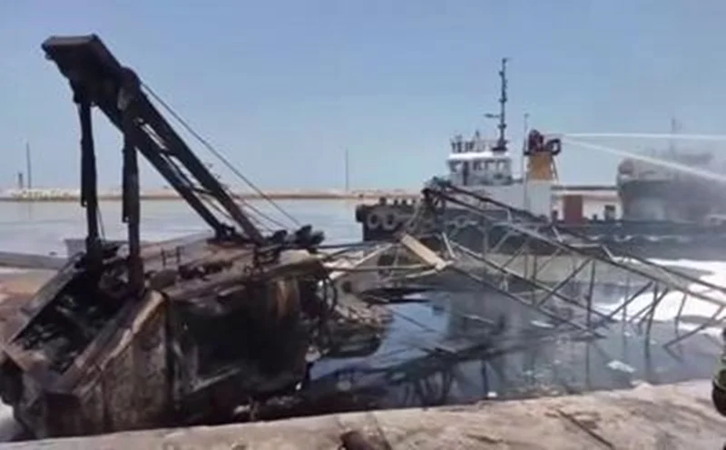 فیلم | تصاویر خسارات آتشسوزی کشتی حامل متانول در بندر دیر بوشهر