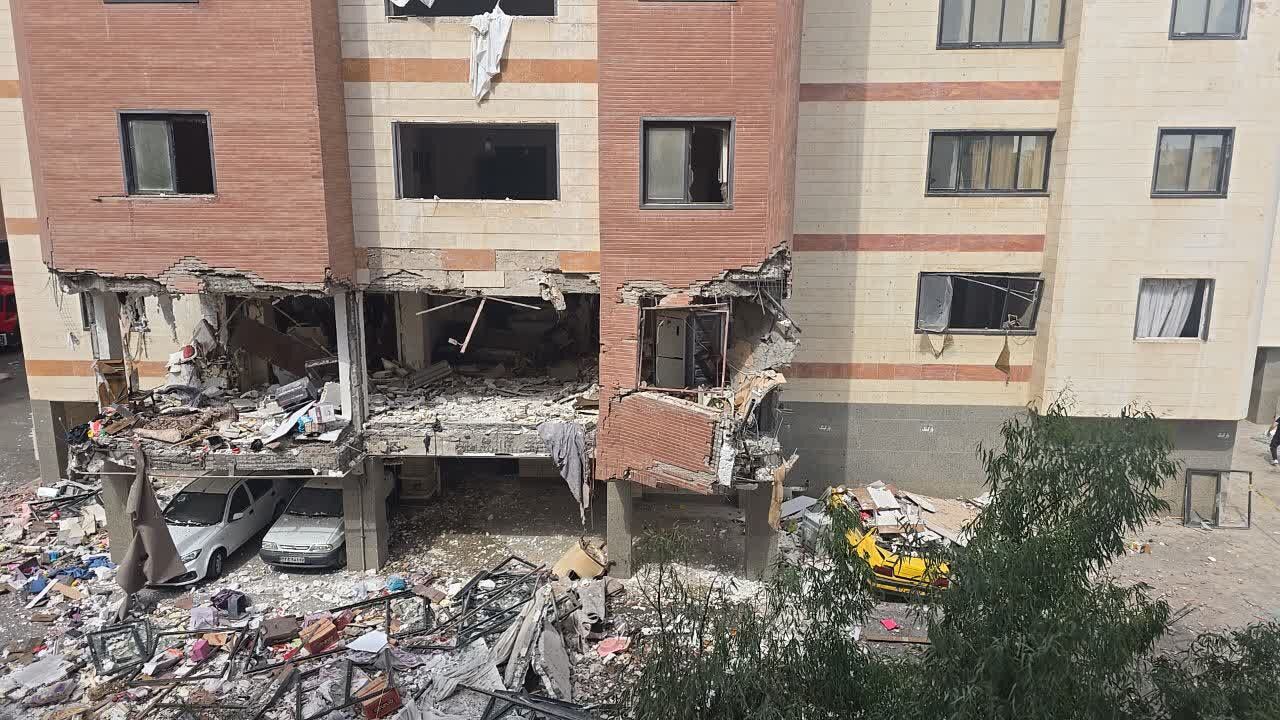 نشت گاز و انفجار در یک مجتمع‌ مسکونی در پردیسان قم