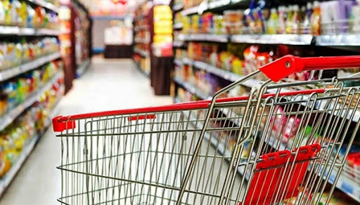 تداوم مدیریت کالاهای اساسی در بازار
