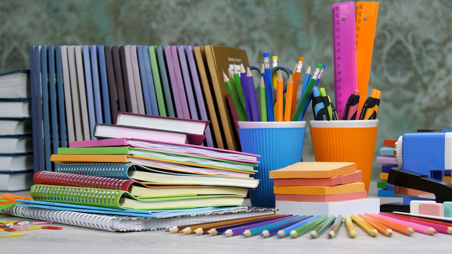 هزینه لوازم‌التحریر دانش‌آموزان در سال تحصیلی ۱۴۰۴ | افزایش ۳۰ درصدی قیمت‌ها