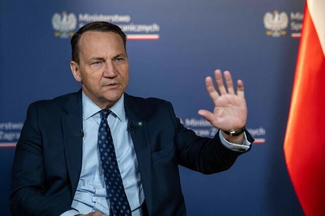 سیکورسکی: اوکراین تا سه سال آینده قادر به ادامه جنگ است