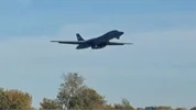 خروج بمب‌افکن‌های B-1B آمریکا از پایگاه فیرفورد انگلیس