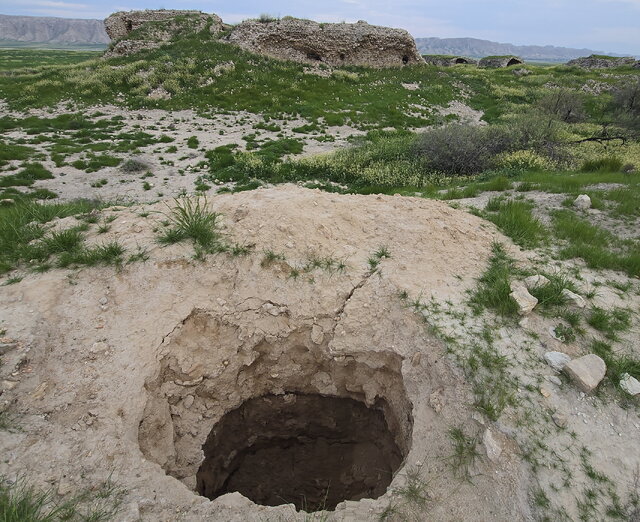 آسیب حفاران غیرمجاز و جویندگان گنج به شهر باستانی غندجان