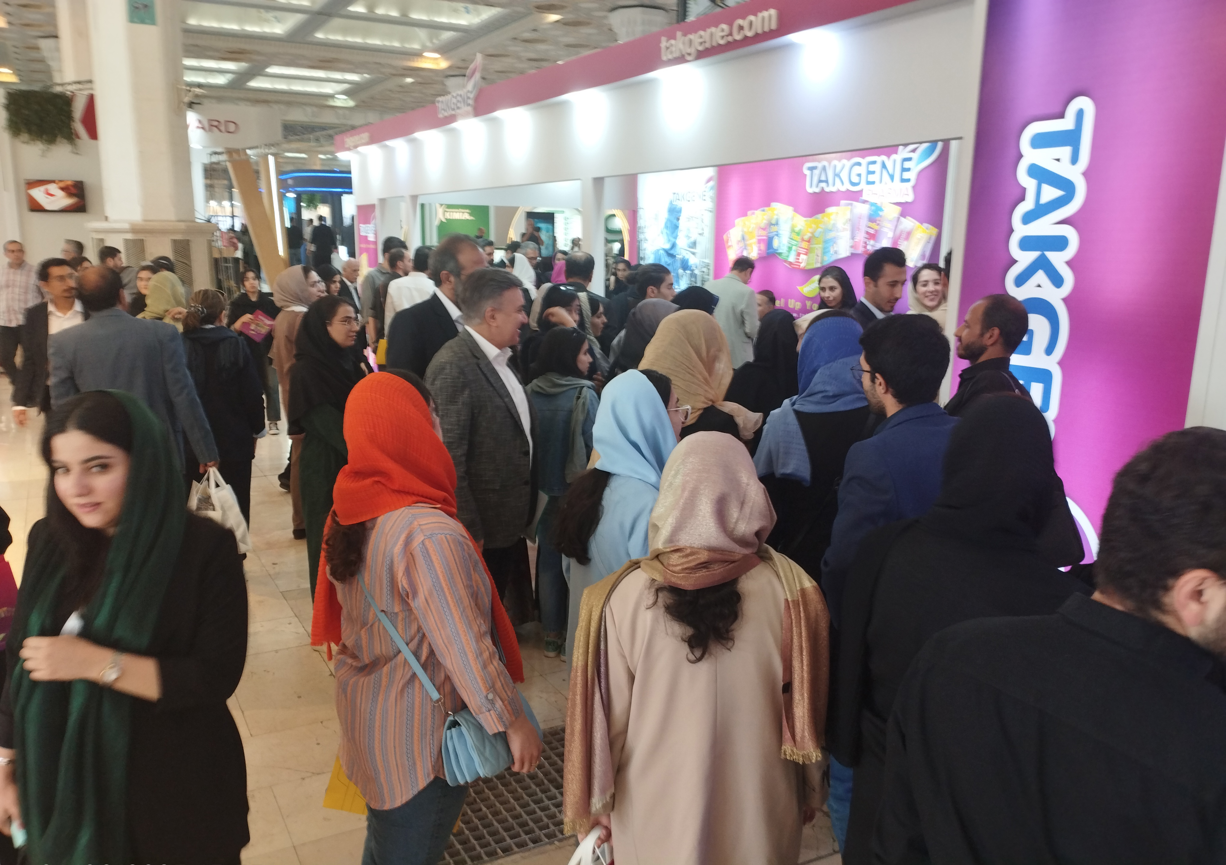 گفت‌وگوی آسیا با مهندس محمود مقتدایی، رئیس هیأت مدیره گروه دارویی «تک‌ژن»؛ تک‌ژن؛ فعالیت صادقانه برای ارتقای سلامت جامعه