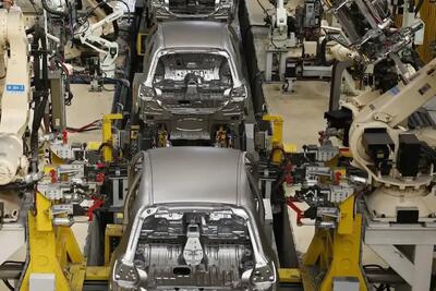 تعمیق بحران در صنعت زیان‌ده خودرو