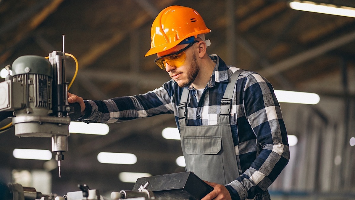 سیاست‌‌گذاری حمایتی برای دفاع از تولید و صنعت