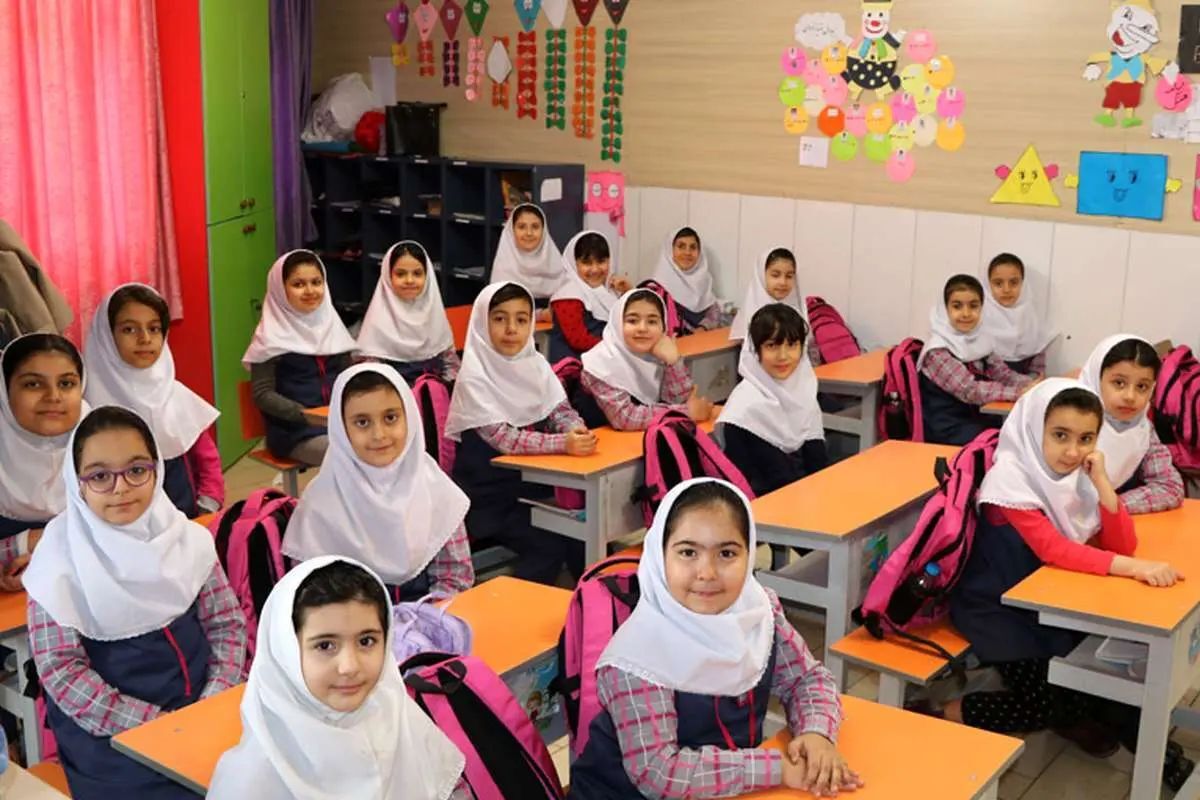 دبیر کارگروه اضطرار آلودگی هوای تهران: مدارس و ادارات فردا به‌صورت حضوری فعالیت می‌کنند / تداوم طرح زوج و فرد در تهران